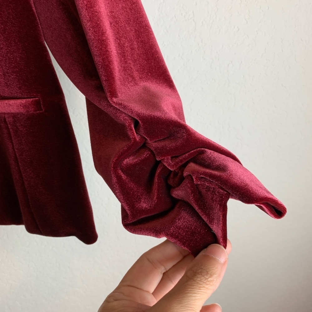 Amanda &. Chelsea Velvet Blazer - Red - Picture 8 of 12